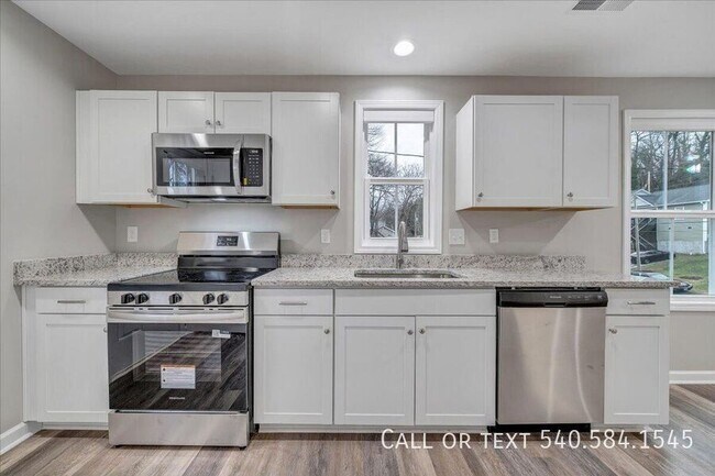 Foto del edificio - 1424 Varnell Ave NE