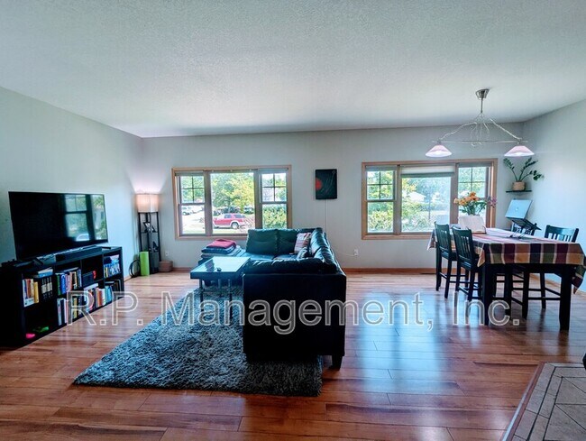 Foto del edificio - 3128 Lyndale Ave S