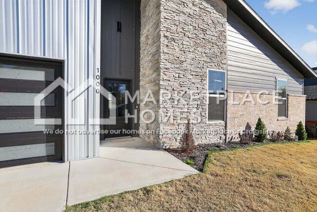 Building Photo - 1000 Clayton Rd