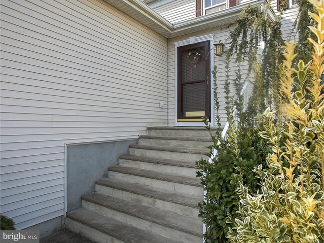 Building Photo - 9 Greenbrook Dr
