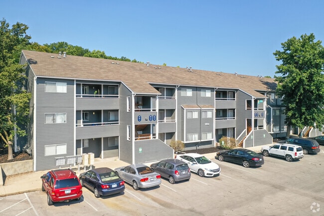 Building Photo - Hawks Pointe