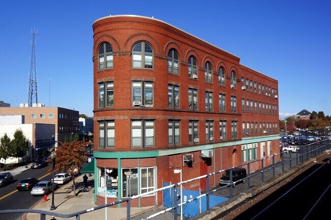 Building Photo - 312 Union St