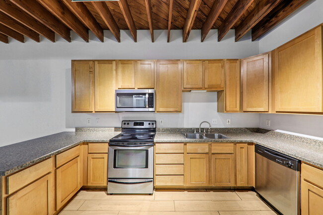 Building Photo - The Crown Downtown