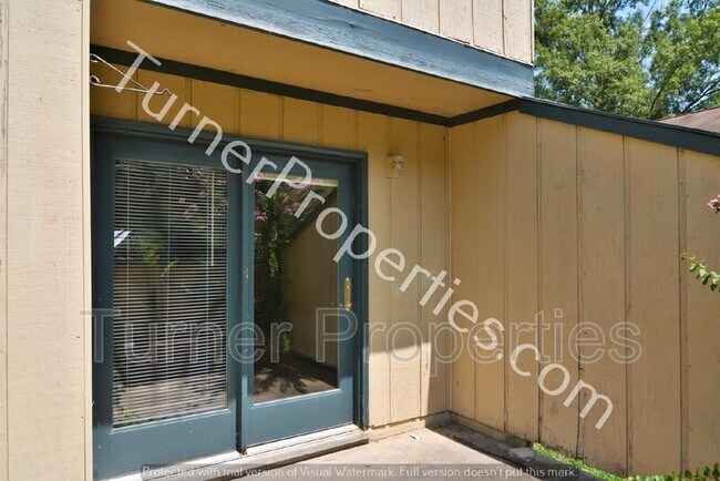 Building Photo - 529 Hickory Hill Dr