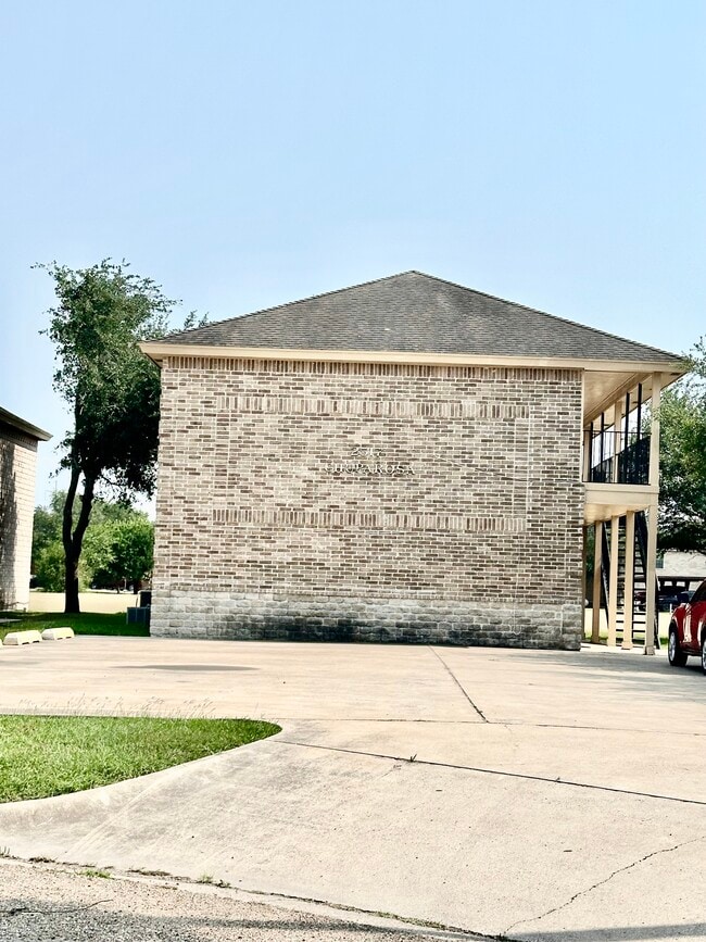 Building Photo - 2517 Chuparosa Ct