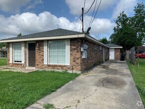 Building Photo - 510 Chalmette Ave