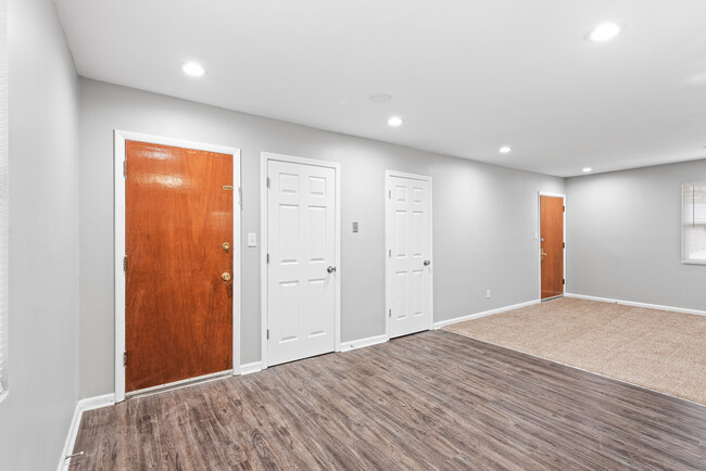 Building Photo - 915 Woodland Trail