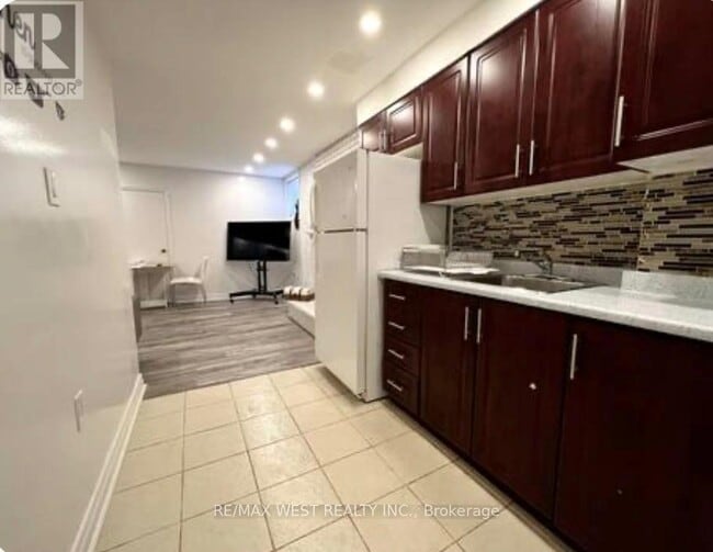 Photo du bâtiment - 11A St Andrews Blvd