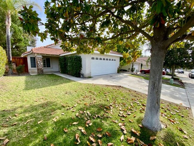 Building Photo - FOR LEASE! 3 Bedroom 2.5 Bathroom Murrieta...