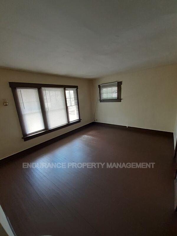 Building Photo - 218-220 Rockwood Ave