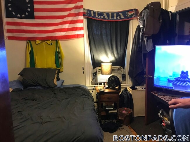 Building Photo - 83 Yorktown St