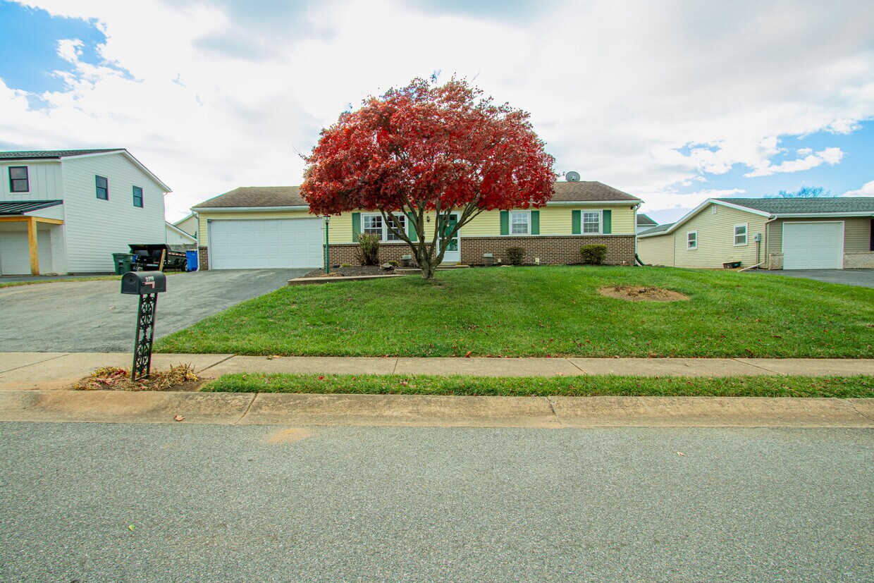 Foto principal - 3520 Tower Dr