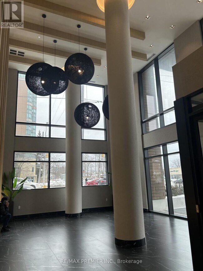 Photo du bâtiment - 1350 Ellesmere Rd