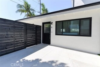 Building Photo - 223 Avenida De La Grulla