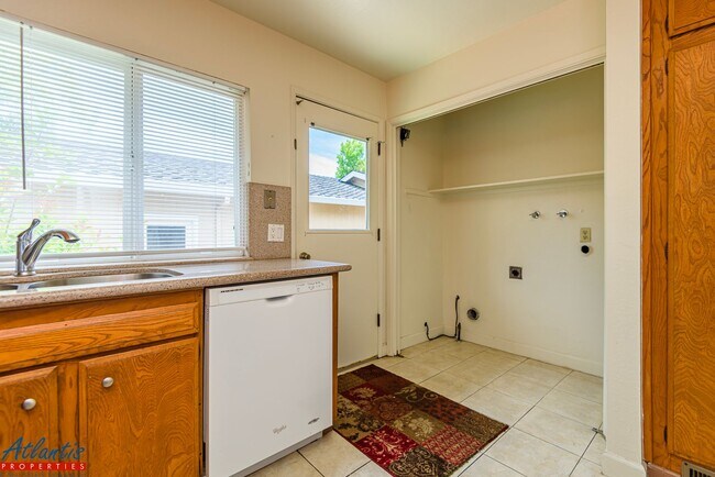 Foto del edificio - Lovely Townhouse | Loft | A/C | Desirable ...