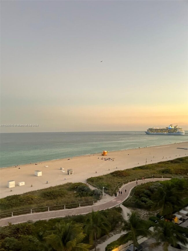 Building Photo - 345 Ocean Dr
