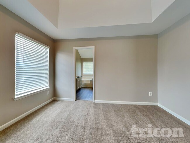 Building Photo - 240 Kings Cove