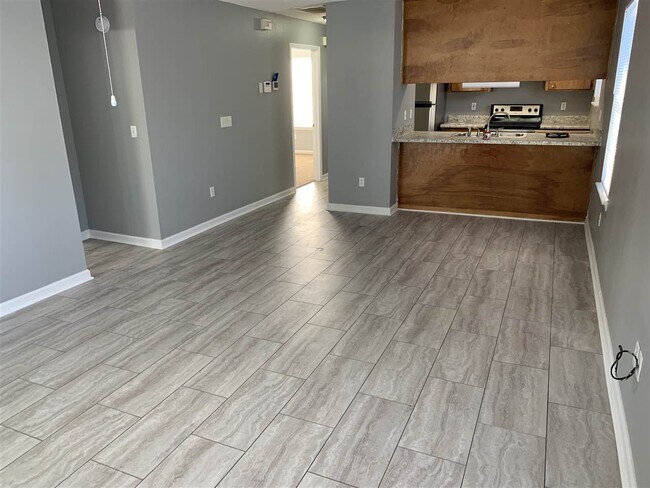 Foto del edificio - 2311 Garland Ct