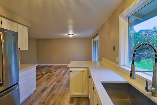 Kitchen/ dinning room - 13408 SE 20th St