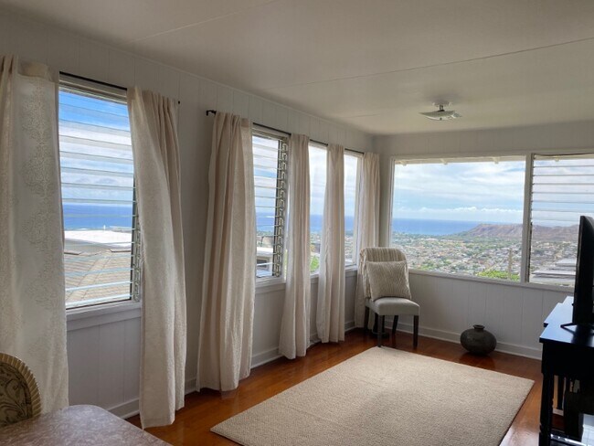 Building Photo - 4246 Sierra Dr