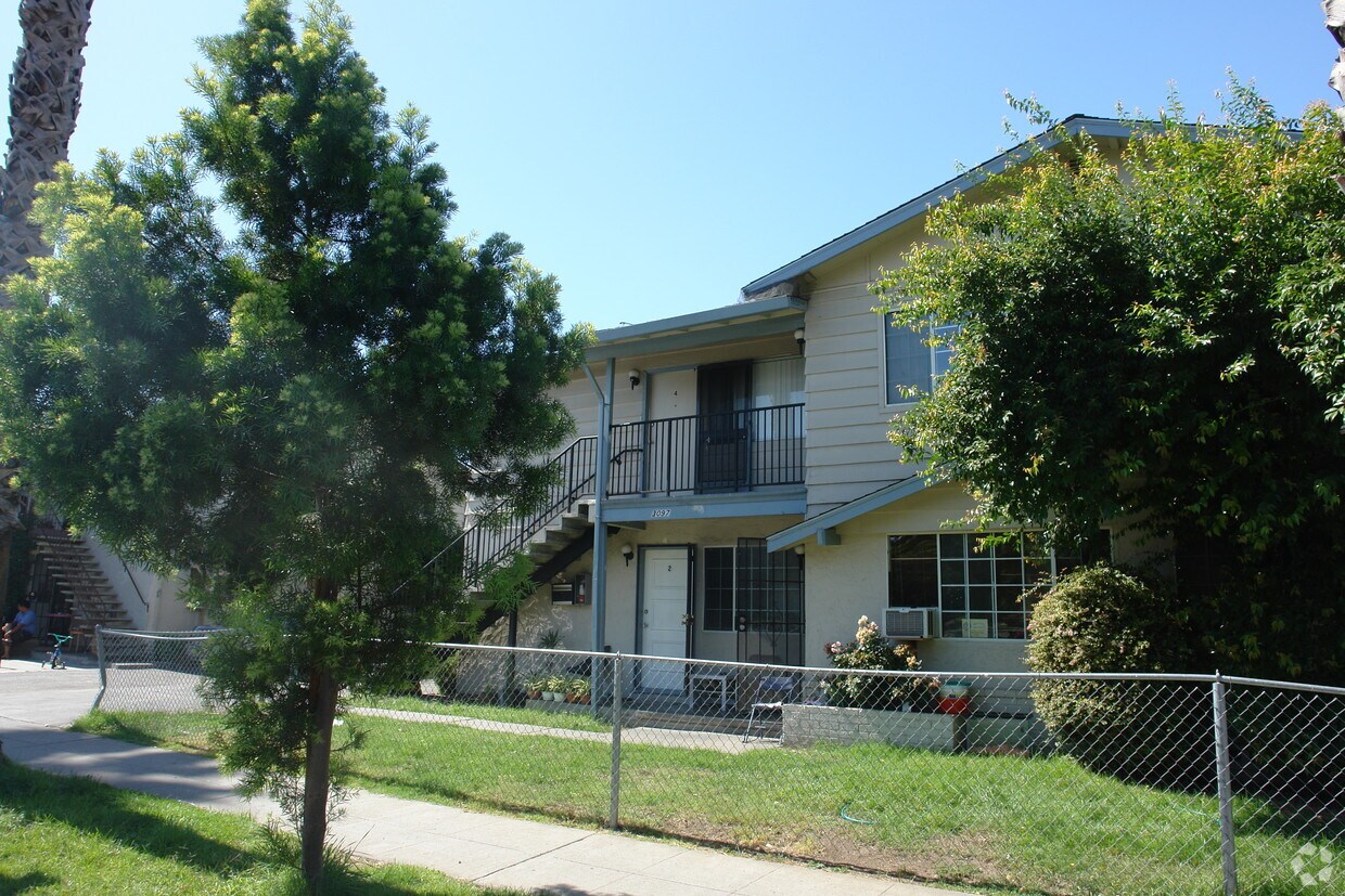 Foto del edificio - 3097 Pearl Ave