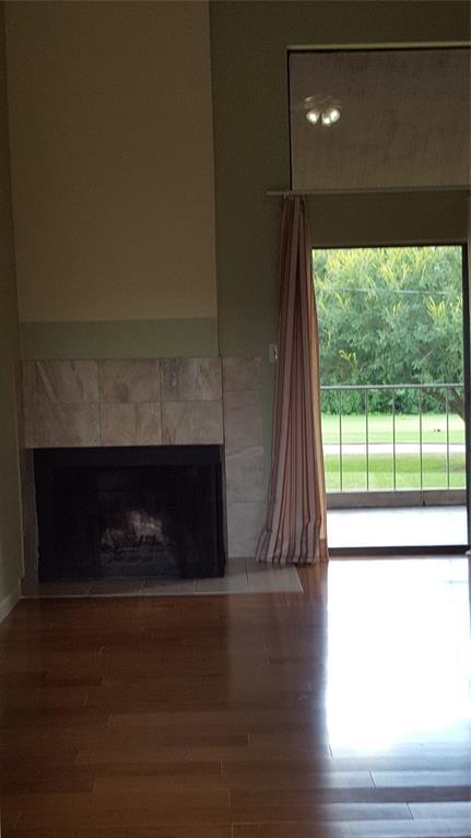 Foto del edificio - 8483 Sands Point Dr