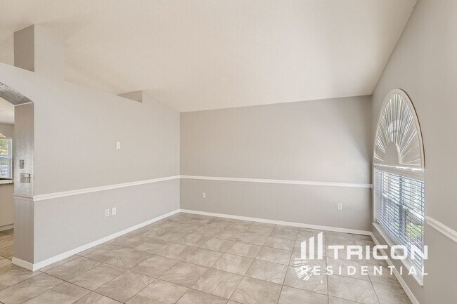 Foto del edificio - 30433 Tremont Dr