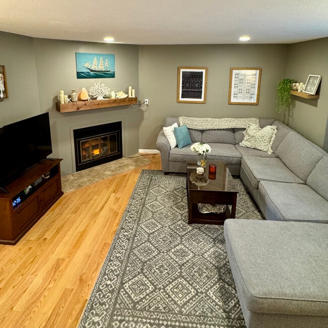 Photo - 275 Donohue Rd Townhome