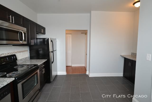 Building Photo - 3637 W Dickens Ave