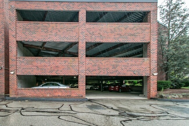 Building Photo - 155 George Washington Blvd