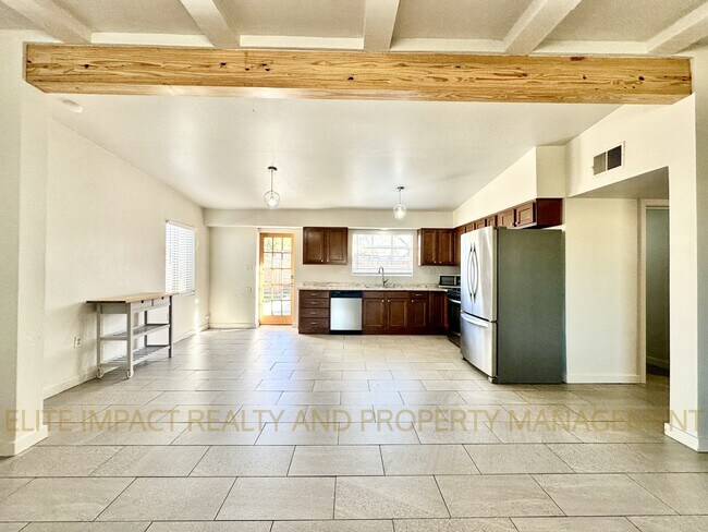 Foto del edificio - 2140 N Northway Ave