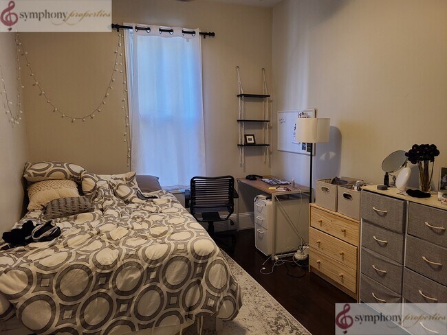 Foto del edificio - 719 Parker St