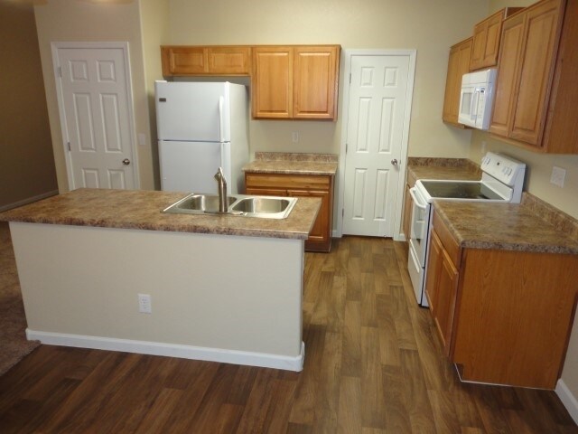 Foto del edificio - 6405 W Pioneer St