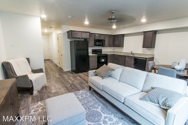 Building Photo - 3 br, 2.5 bath House - 7511 W Laxey St