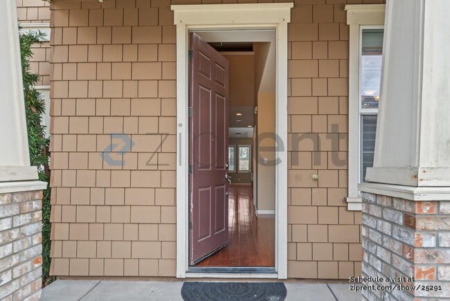 Building Photo - 651 Carrington Ct