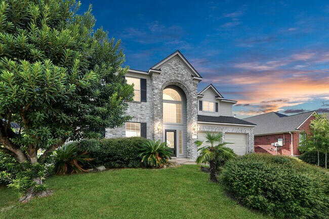 Foto del edificio - 17303 Quiet Grove Ln