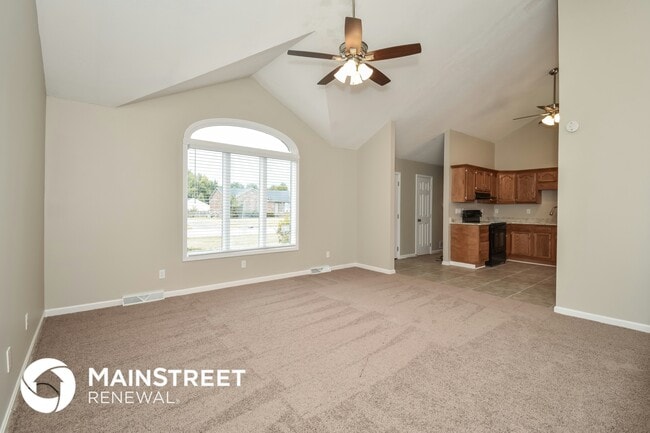 Building Photo - 5613 Ree Dr