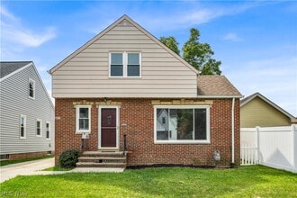 Building Photo - 6911 Farnsworth Dr