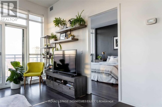 Building Photo - 98 Lillian St