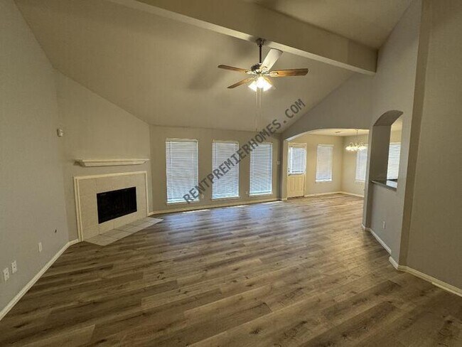 Building Photo - 16415 Great Forest Ct