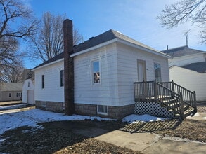 Building Photo - 220 3rd St
