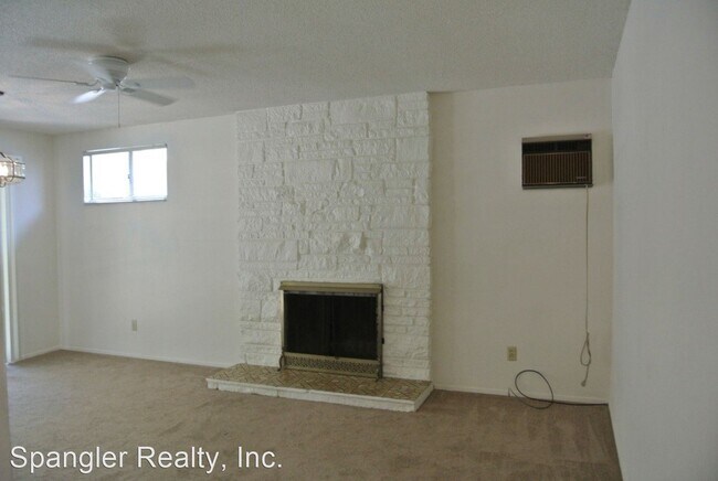 Building Photo - 3 br, 2 bath House - 218 East J Street