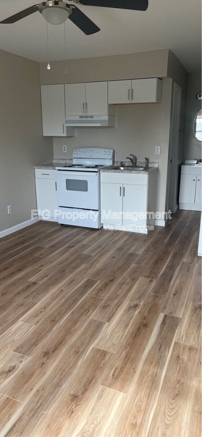 Foto del edificio - 2311 Holbrook Dr