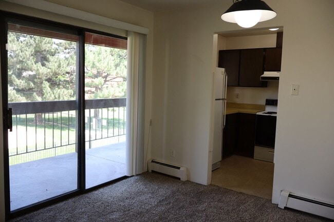 Building Photo - Spacious 2-Bedroom Condo Near Campus West and City Park