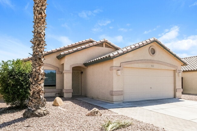 Building Photo - 15843 W Woodlands Ave