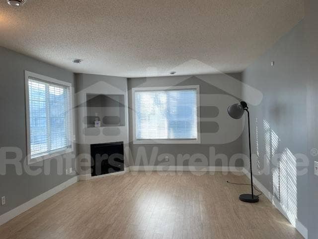 Building Photo - 11011 Oak Grv Cir
