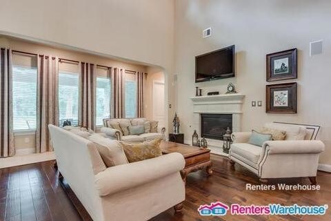 Building Photo - 2611 Silverstone Way