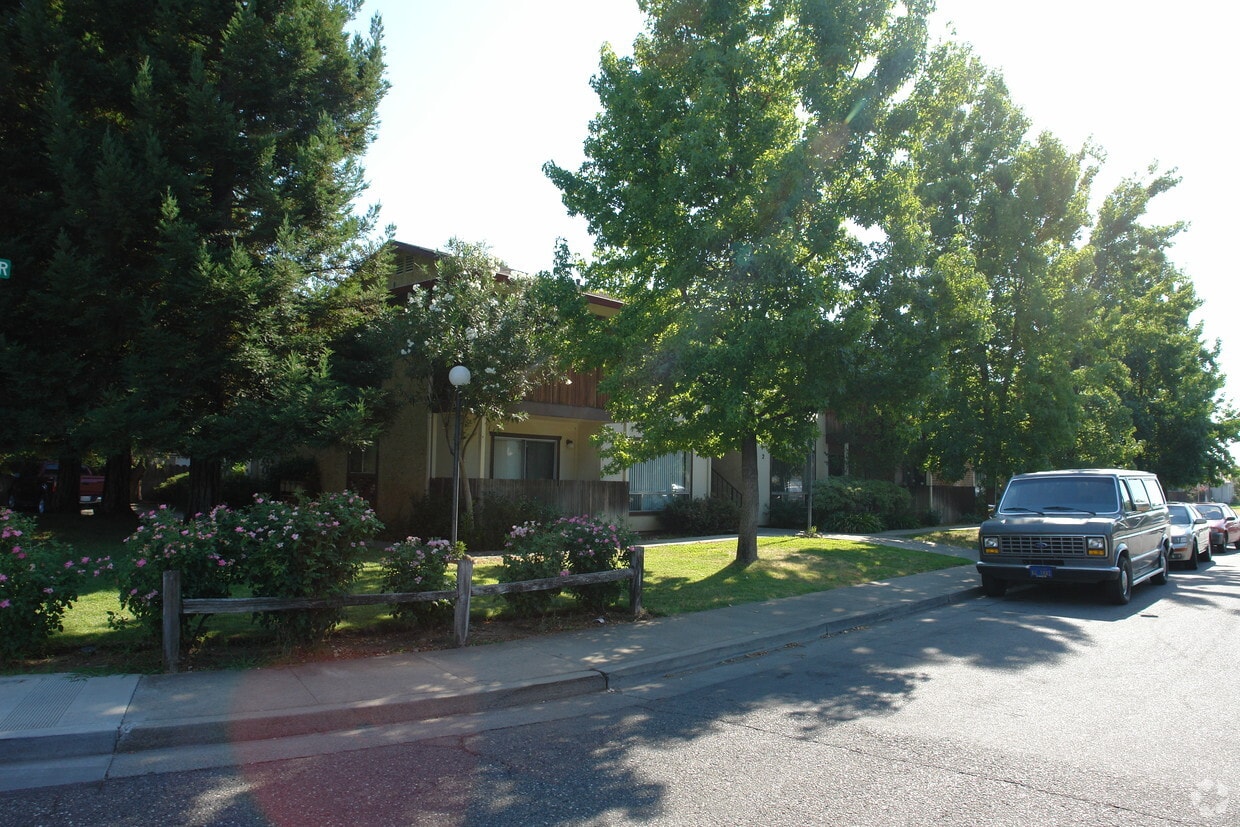 Building Photo - 2300 Notre Dame Blvd