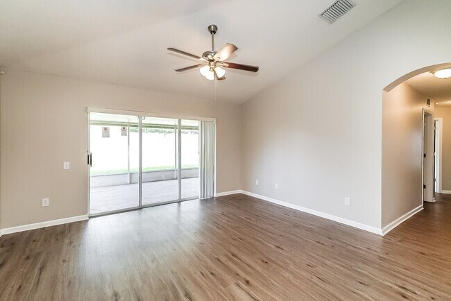 Foto del edificio - 10229 Hunters Haven Blvd