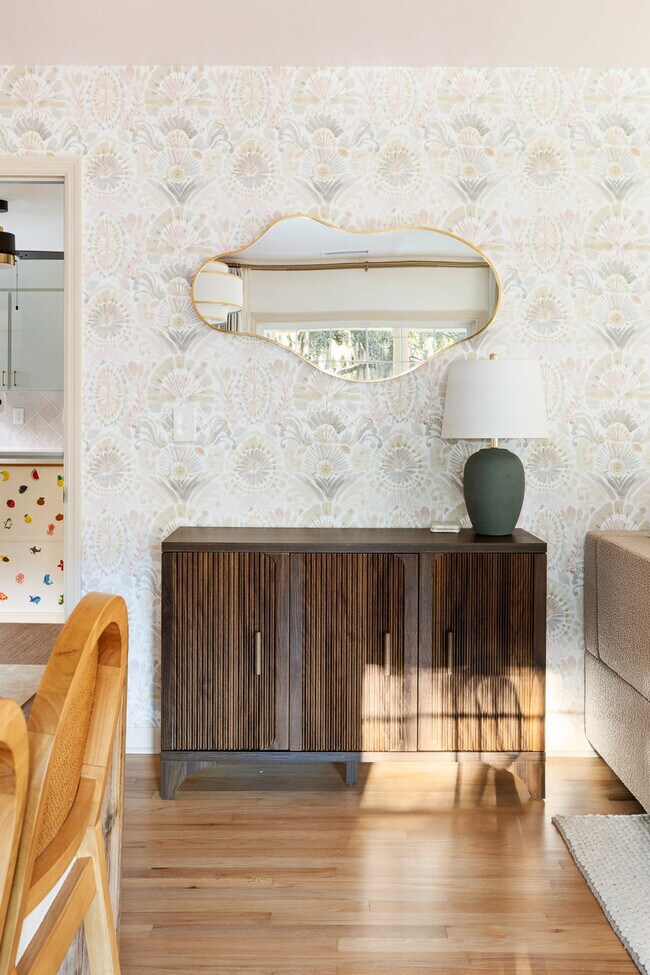 Building Photo - 1790 Wilshire Dr